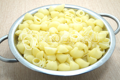 Макароны ракушки с фаршем на сковороде Макароны ракушки с фаршем на сковороде