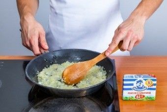 Сливочный морковный суп с карри и зирой Сливочный морковный суп с карри и зирой