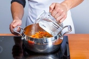 Сливочный морковный суп с карри и зирой Сливочный морковный суп с карри и зирой